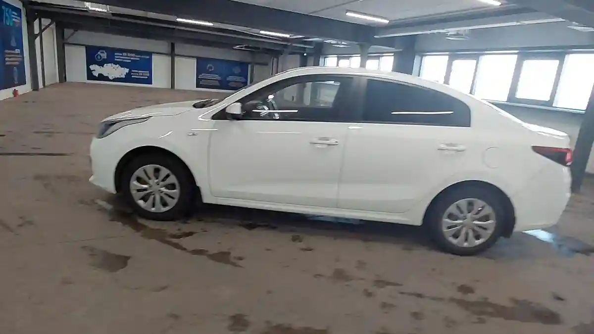 Kia Rio 2019 года за 7 500 000 тг. в Астана