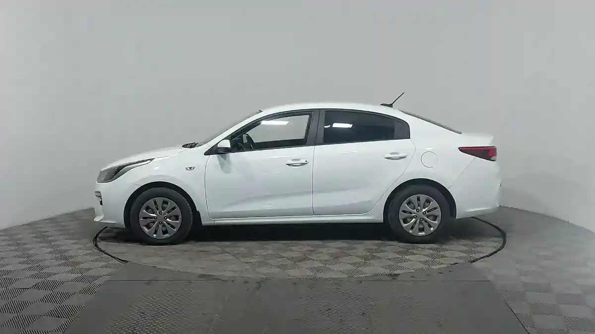 Kia Rio 2020 года за 7 500 000 тг. в Астана