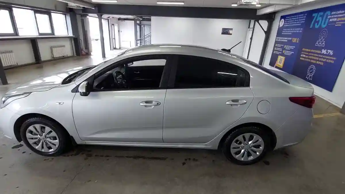 Kia Rio 2020 года за 8 000 000 тг. в Астана