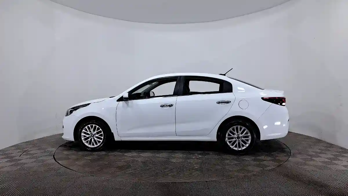 Kia Rio 2020 года за 7 990 000 тг. в Астана