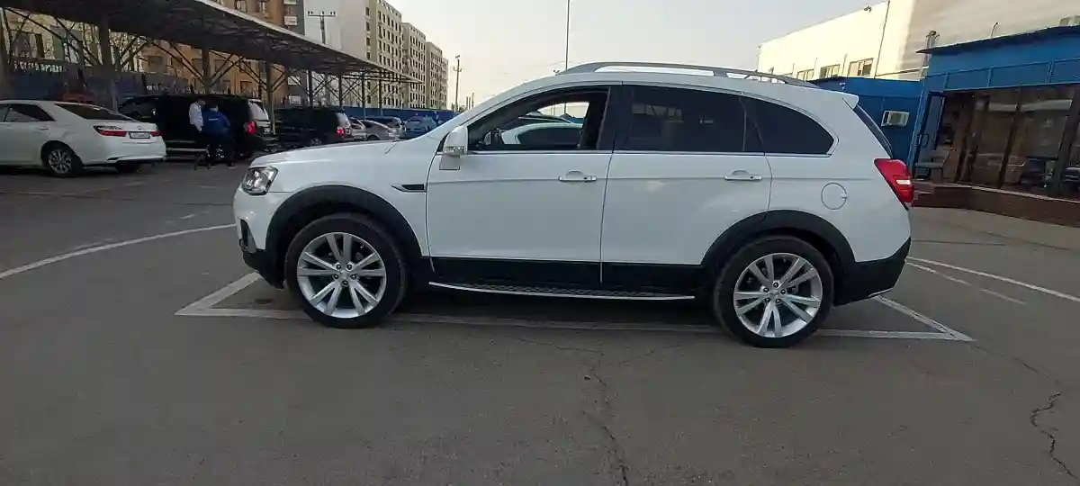 Chevrolet Captiva 2014 года за 8 000 000 тг. в Алматы