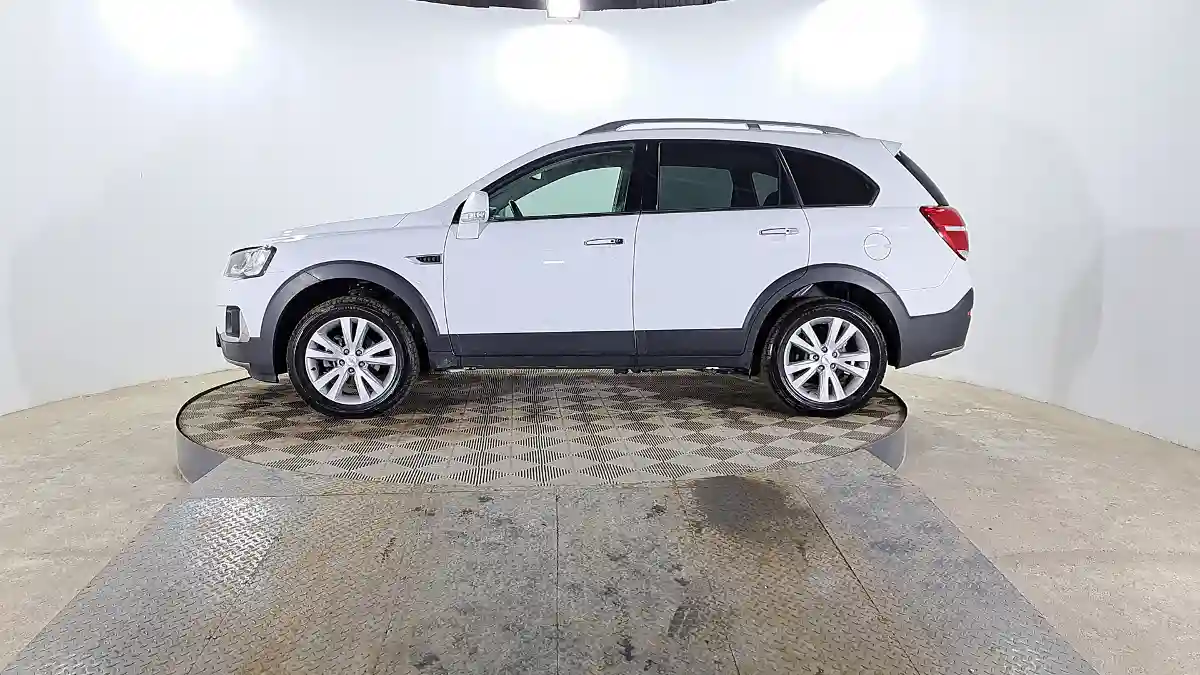 Chevrolet Captiva 2017 года за 10 530 000 тг. в Актобе