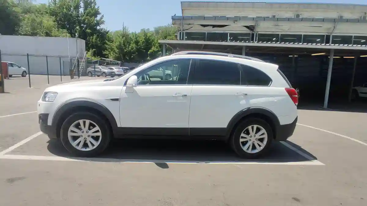 Chevrolet Captiva 2014 года за 8 800 000 тг. в Алматы