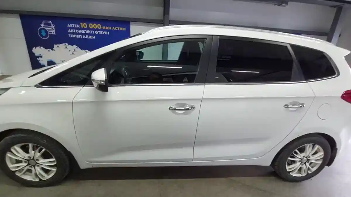 Kia Carens 2014 года за 7 200 000 тг. в Астана