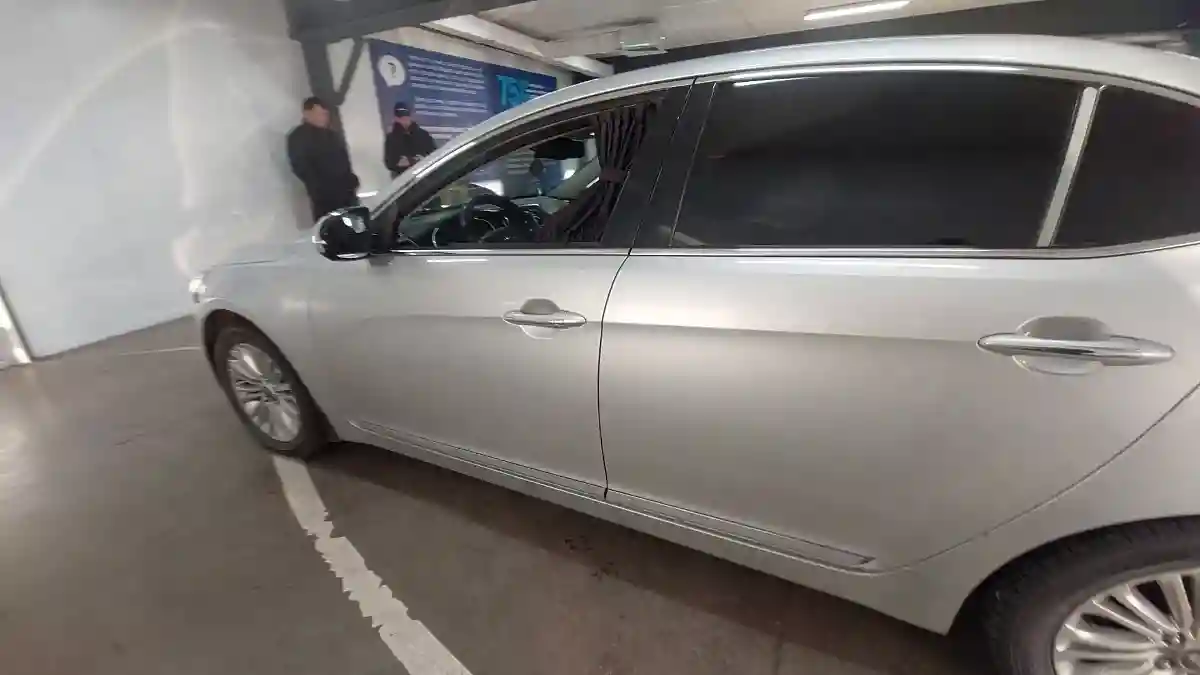 Kia Cadenza 2015 года за 9 500 000 тг. в Астана