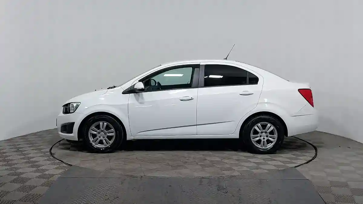 Chevrolet Aveo 2015 года за 4 820 000 тг. в Астана