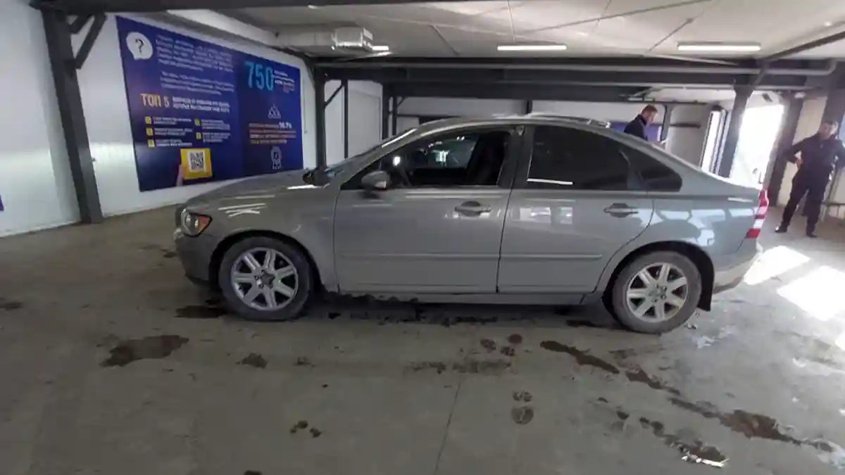 Volvo S40 2005 года за 4 500 000 тг. в Астана