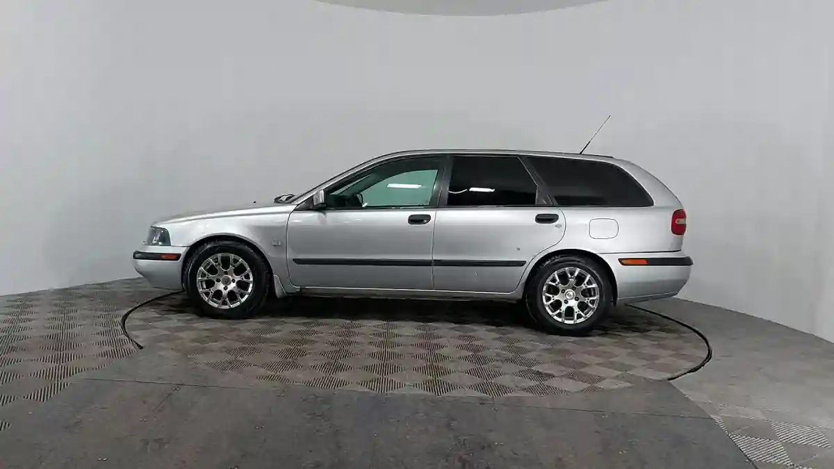 Volvo V40 2001 года за 1 250 000 тг. в Павлодар