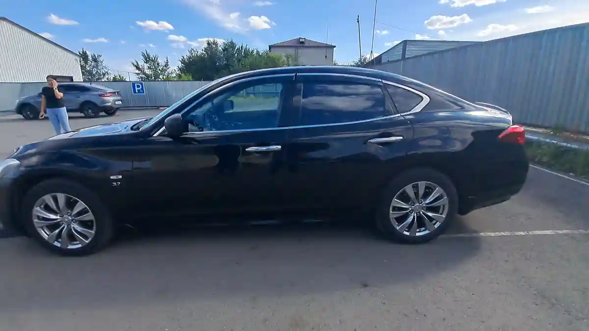 Infiniti Q70 2014 года за 13 000 000 тг. в Экибастуз
