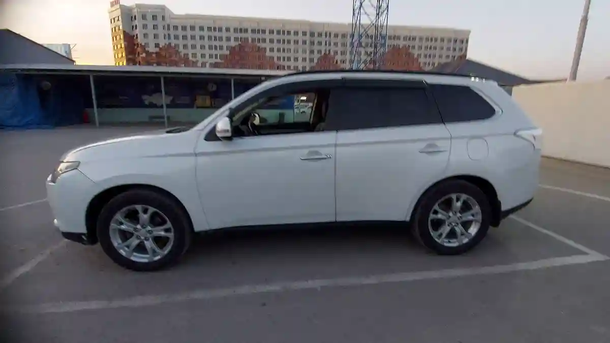 Mitsubishi Outlander 2013 года за 8 500 000 тг. в Шымкент