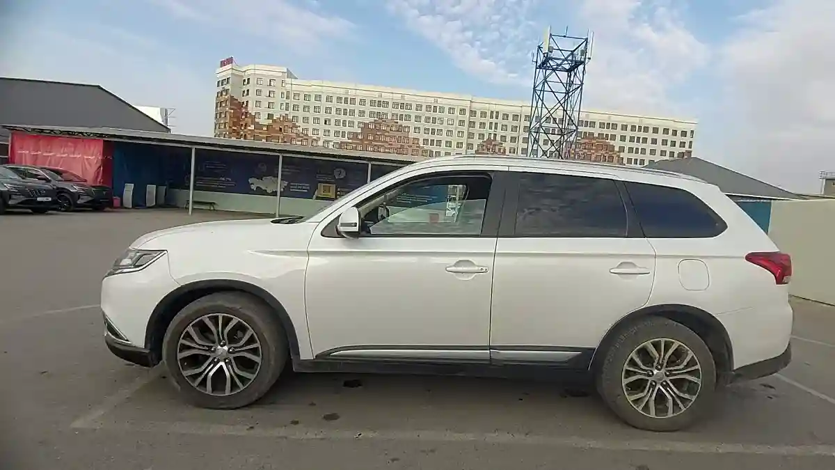 Mitsubishi Outlander 2019 года за 11 500 000 тг. в Шымкент