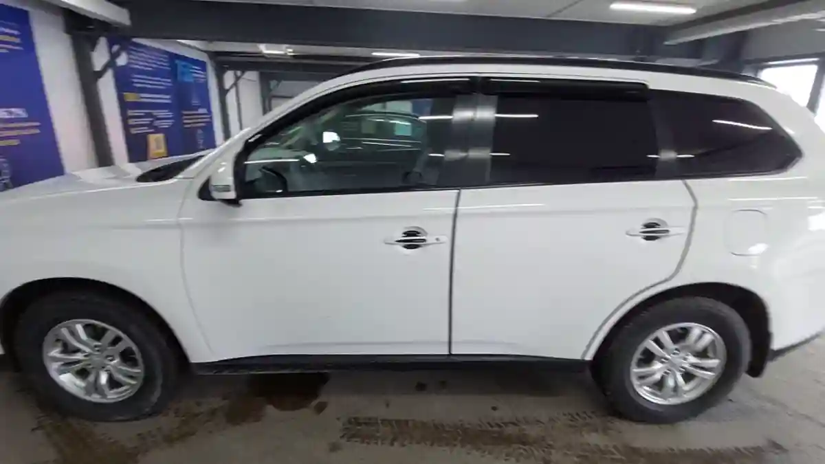 Mitsubishi Outlander 2013 года за 7 800 000 тг. в Астана