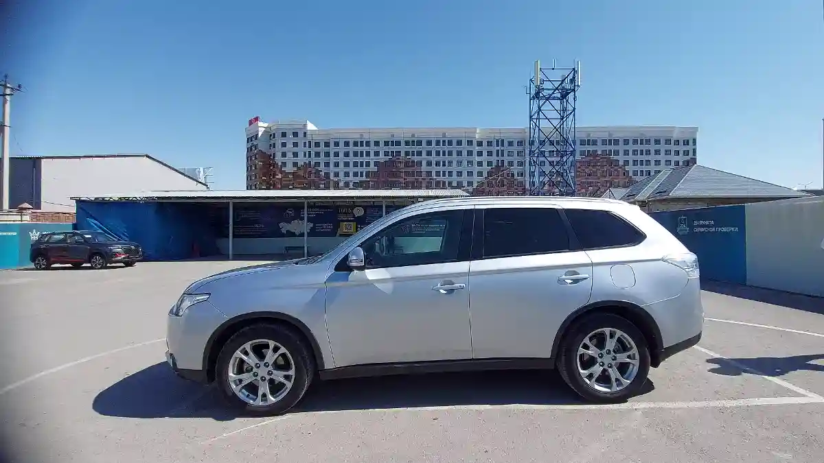 Mitsubishi Outlander 2014 года за 7 000 000 тг. в Шымкент