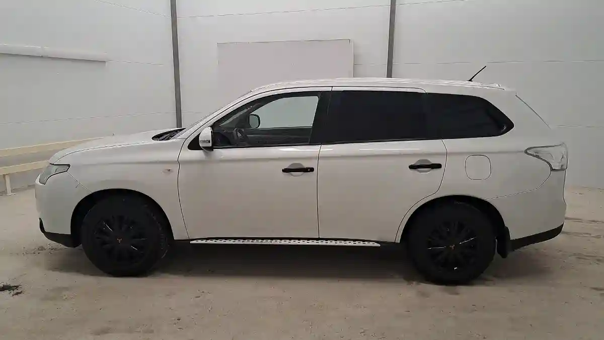 Mitsubishi Outlander 2014 года за 7 190 000 тг. в Актобе