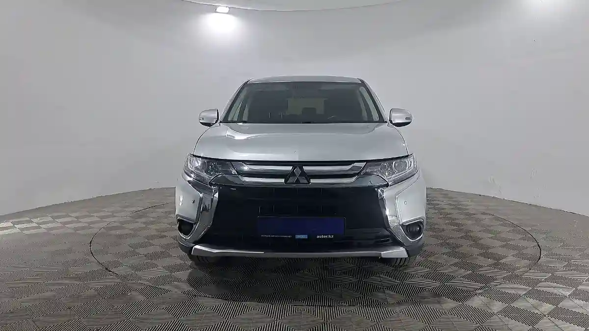 Mitsubishi Outlander 2017 года за 9 900 000 тг. в Павлодар
