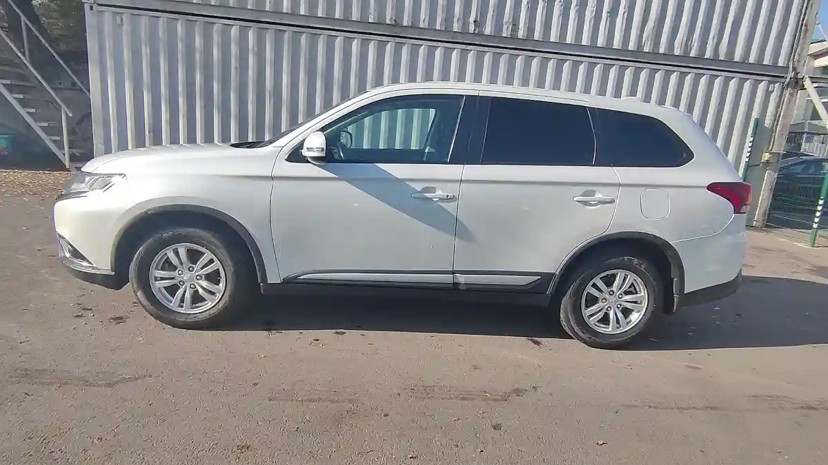 Mitsubishi Outlander 2019 года за 8 750 000 тг. в Алматы