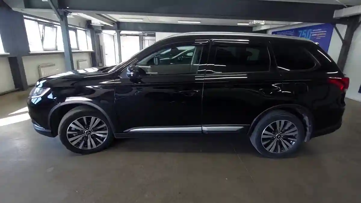 Mitsubishi Outlander 2019 года за 11 300 000 тг. в Астана