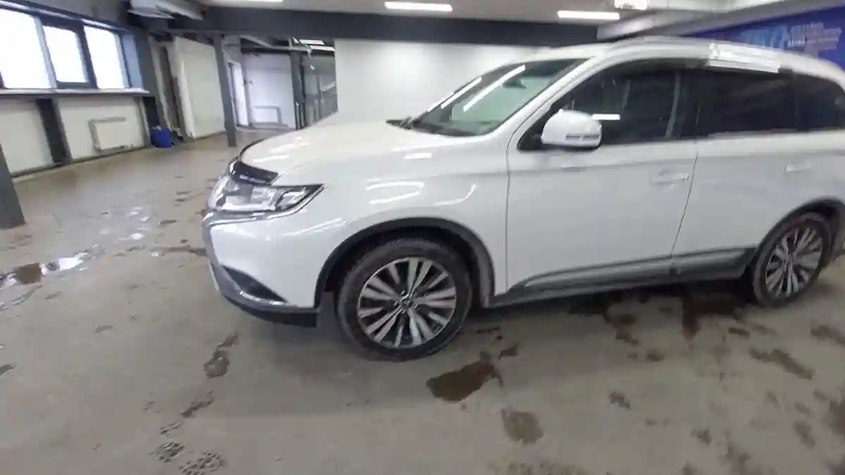 Mitsubishi Outlander 2020 года за 12 000 000 тг. в Астана