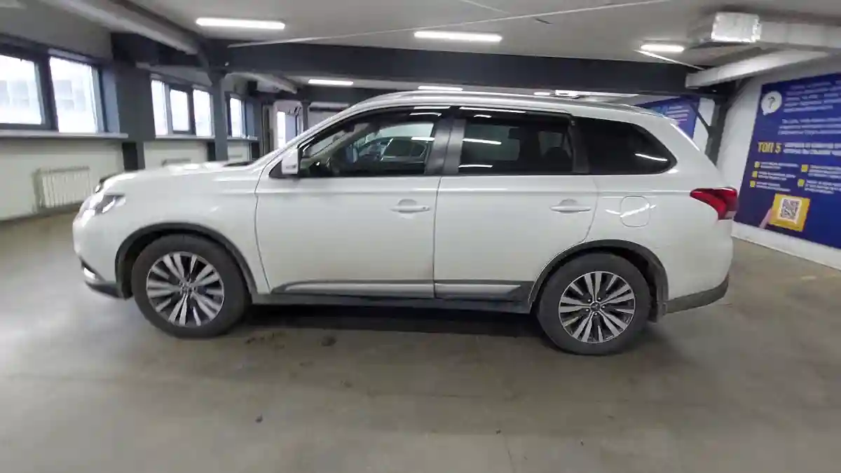 Mitsubishi Outlander 2020 года за 11 000 000 тг. в Астана