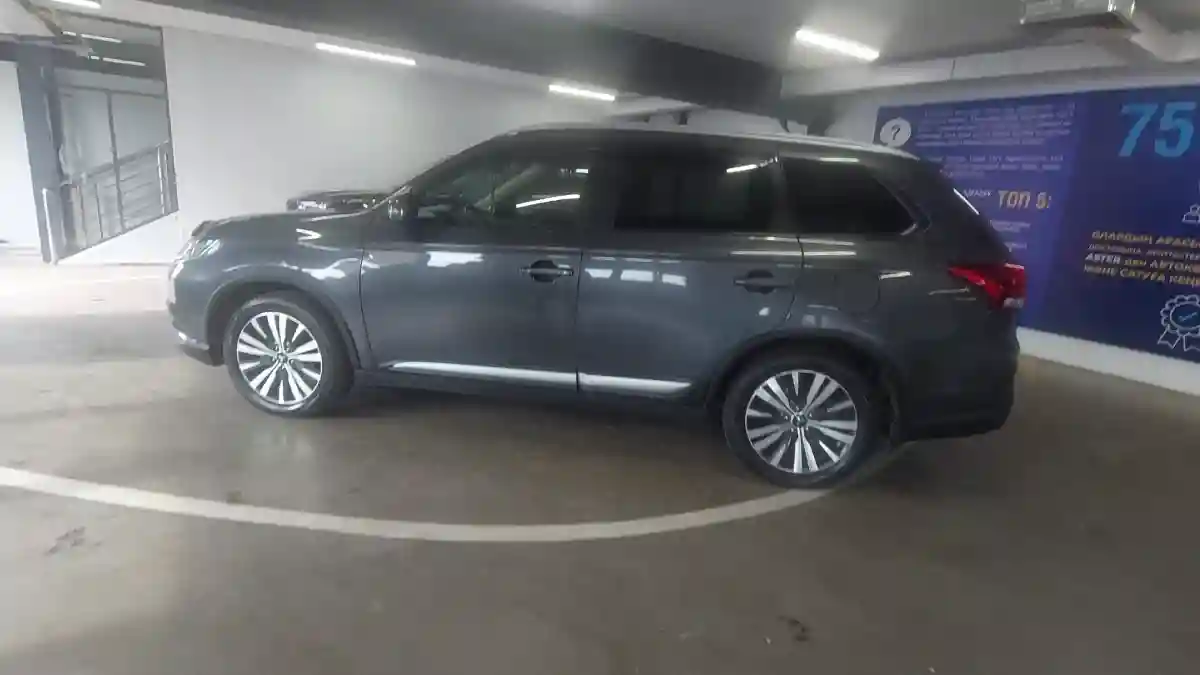 Mitsubishi Outlander 2020 года за 10 800 000 тг. в Астана