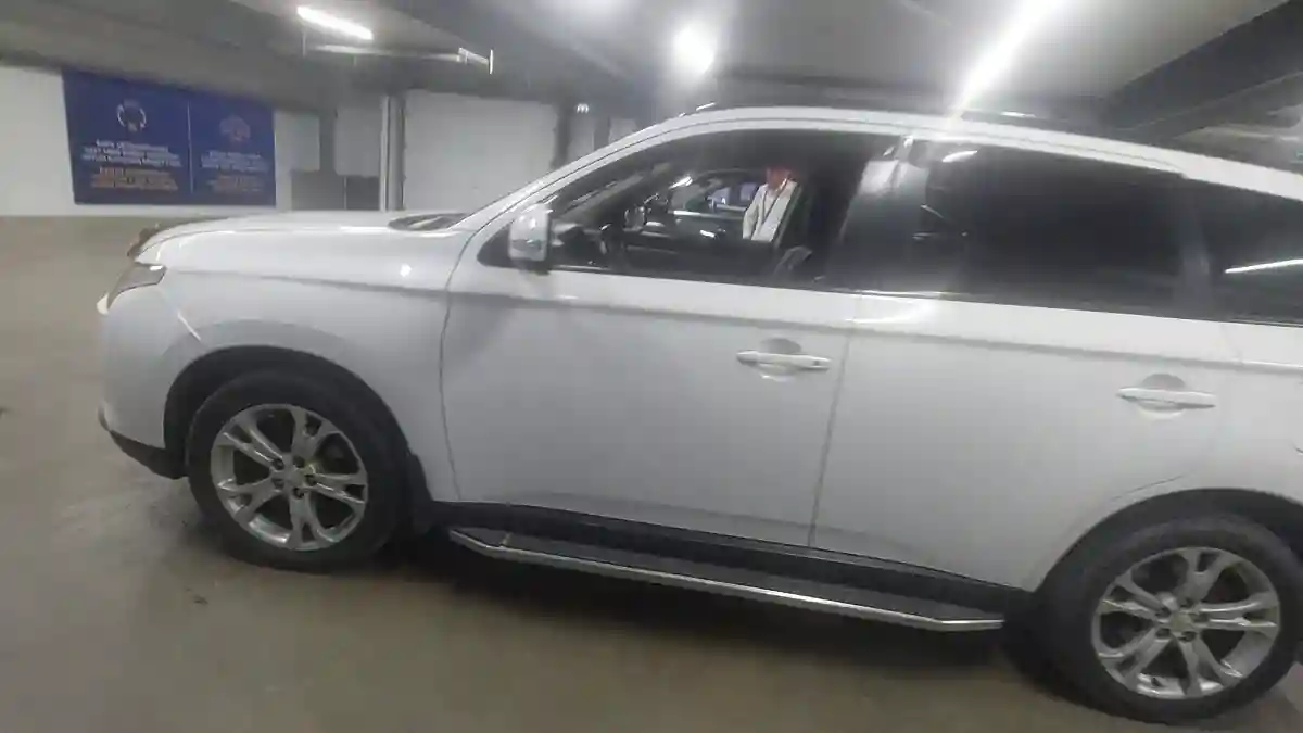 Mitsubishi Outlander 2013 года за 6 900 000 тг. в Астана