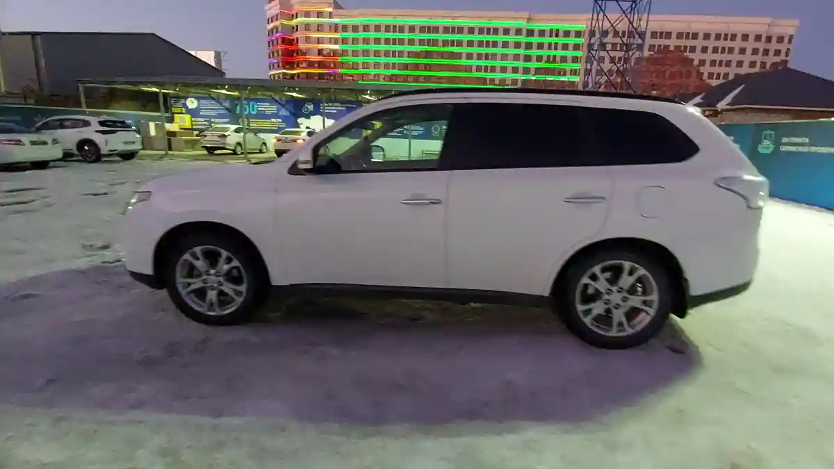 Mitsubishi Outlander 2013 года за 7 500 000 тг. в Шымкент