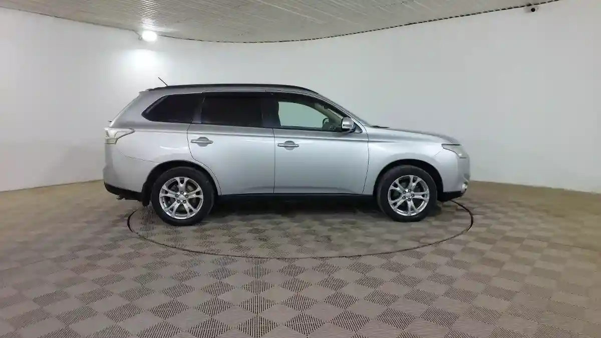 Mitsubishi Outlander 2013 года за 7 590 000 тг. в Шымкент