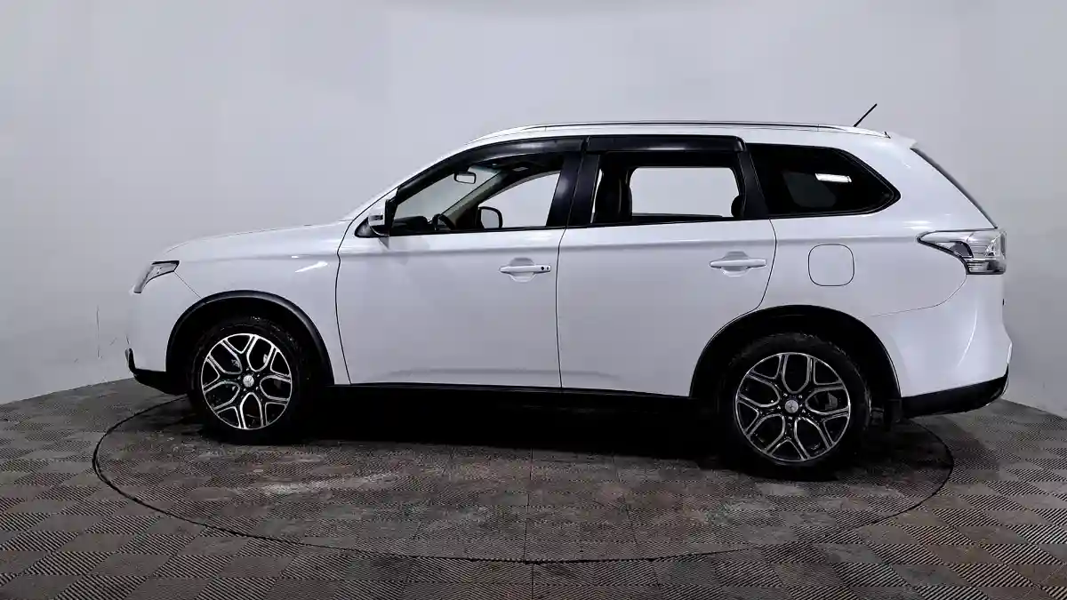 Mitsubishi Outlander 2014 года за 7 990 000 тг. в Астана