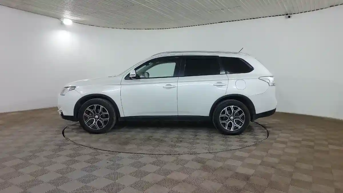 Mitsubishi Outlander 2014 года за 7 490 000 тг. в Шымкент