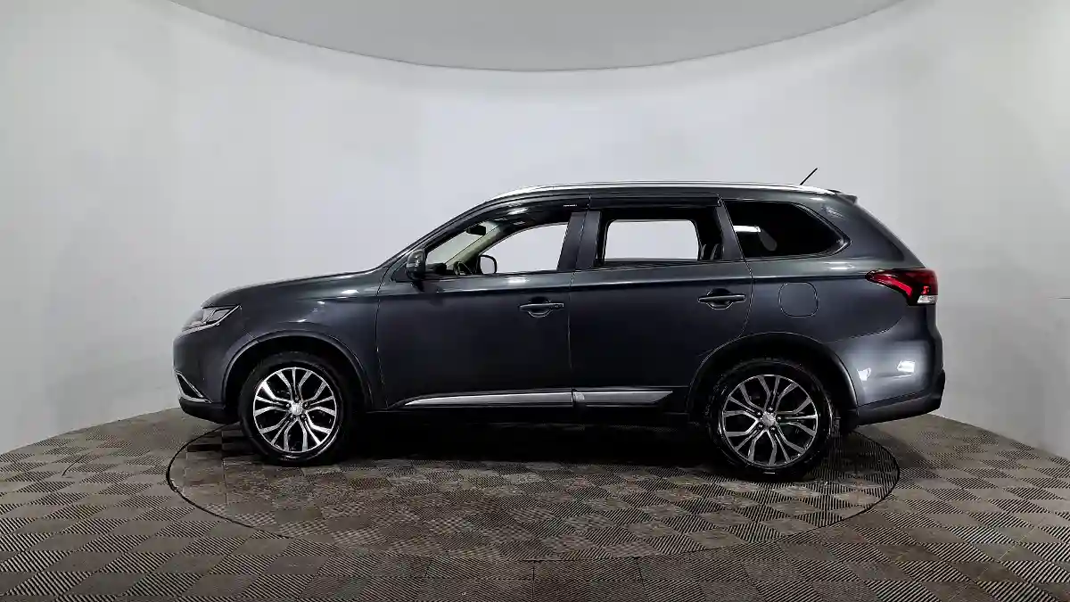 Mitsubishi Outlander 2015 года за 9 390 000 тг. в Астана