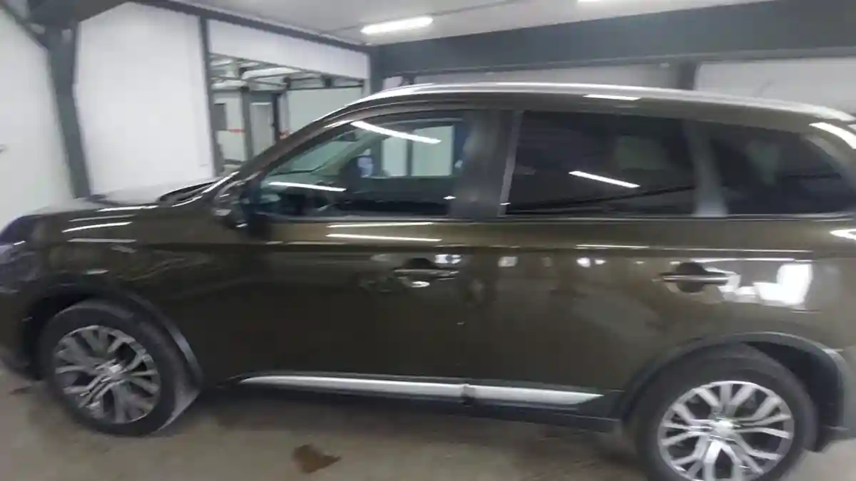 Mitsubishi Outlander 2015 года за 9 800 000 тг. в Астана