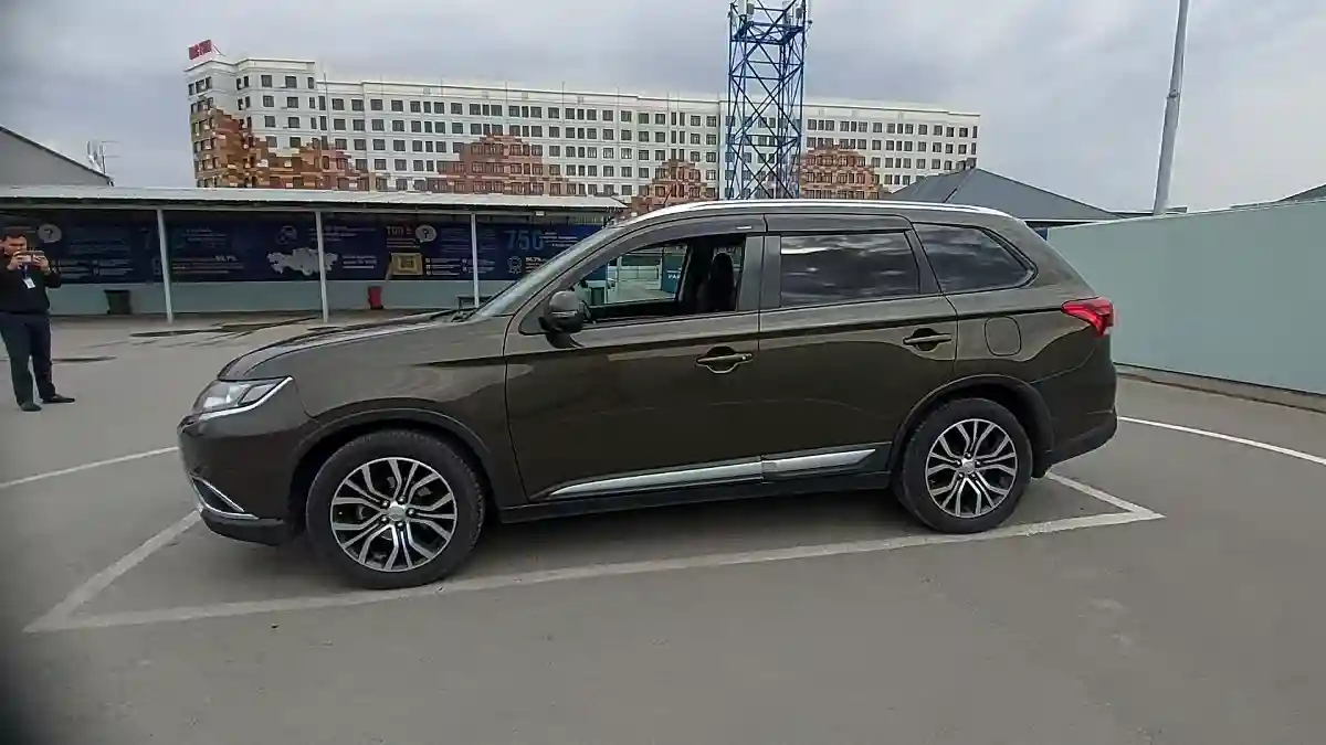 Mitsubishi Outlander 2015 года за 10 500 000 тг. в Шымкент