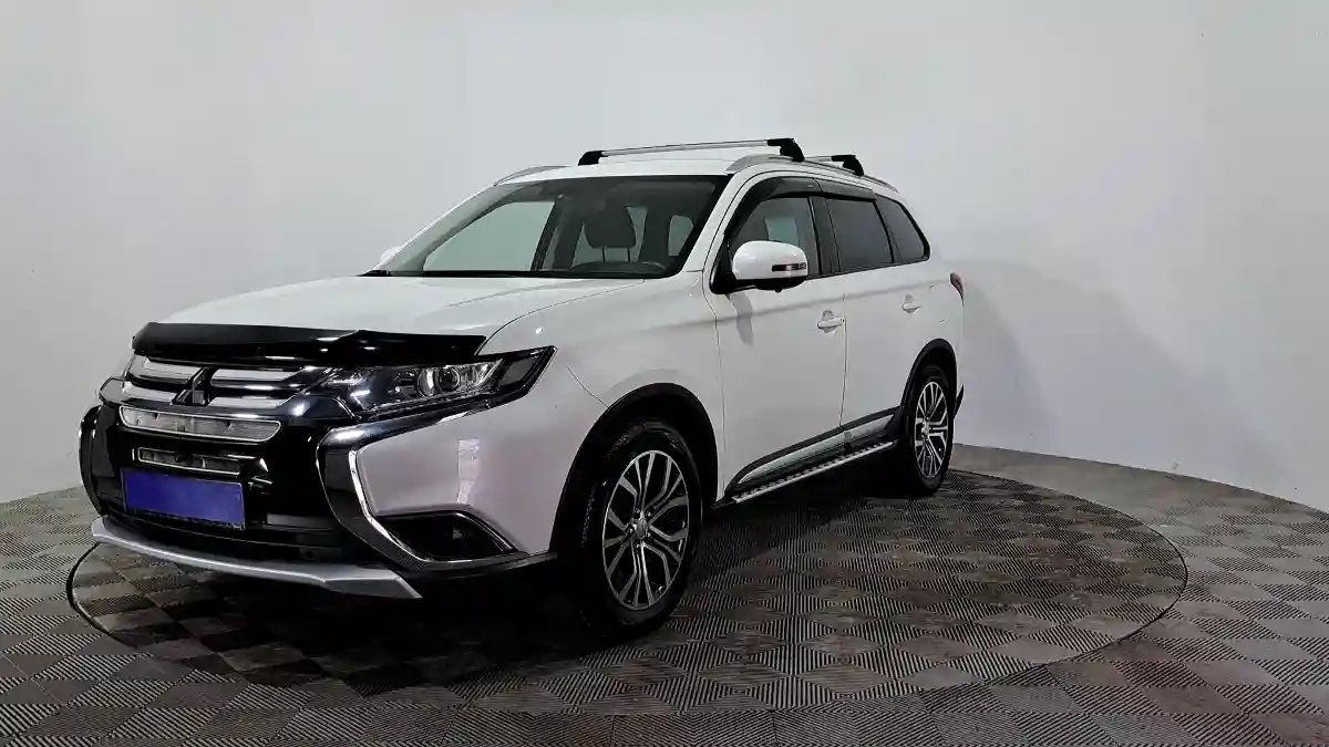 Mitsubishi Outlander 2016 года за 9 790 000 тг. в Астана