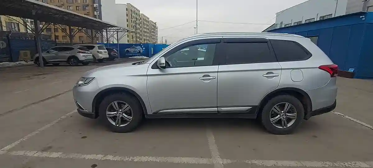 Mitsubishi Outlander 2017 года за 8 500 000 тг. в Алматы