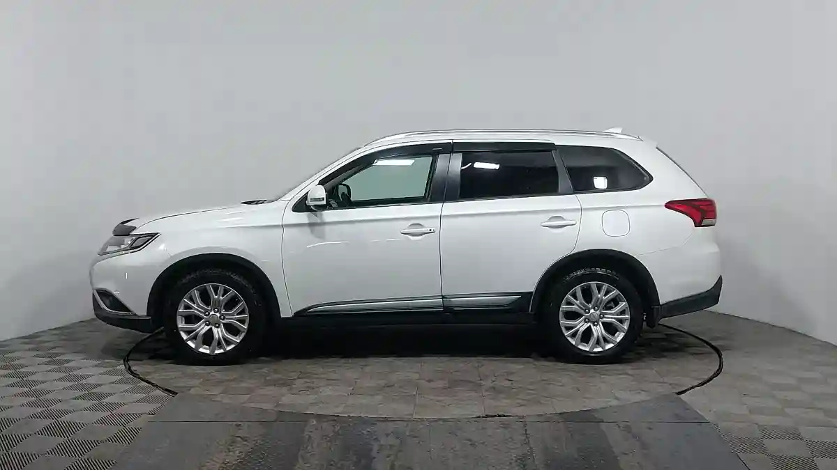 Mitsubishi Outlander 2019 года за 10 690 000 тг. в Астана