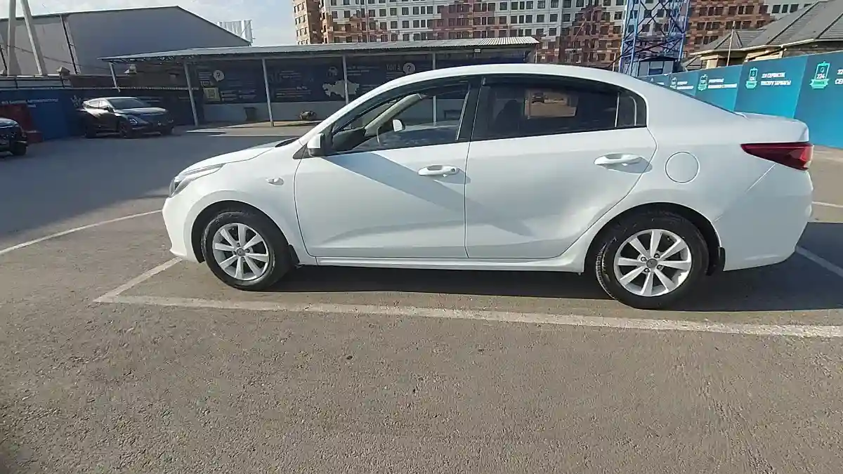 Kia Rio 2018 года за 7 800 000 тг. в Шымкент