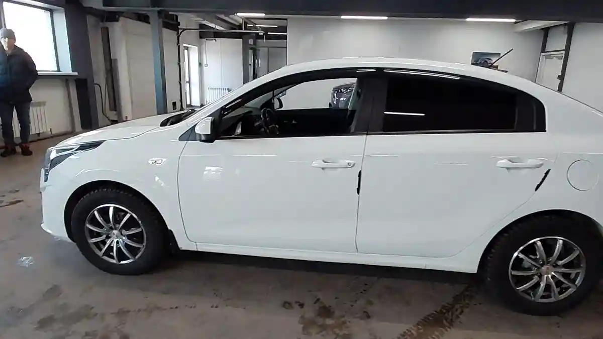 Kia Rio 2020 года за 7 500 000 тг. в Астана