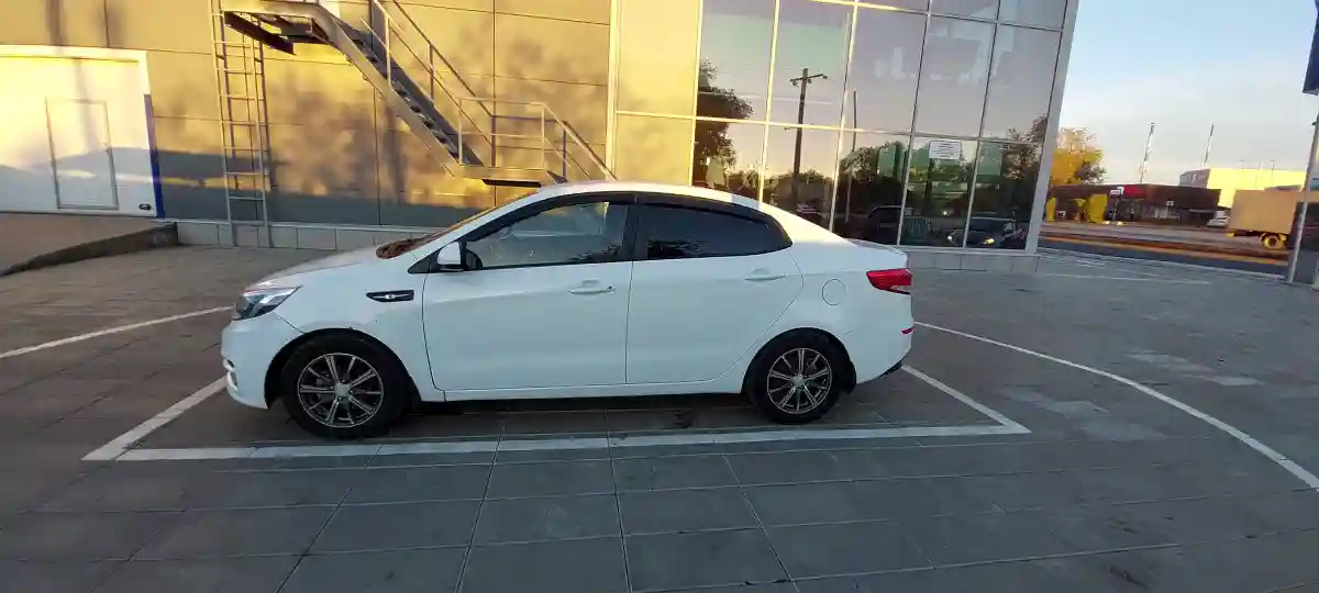 Kia Rio 2015 года за 4 600 000 тг. в Уральск