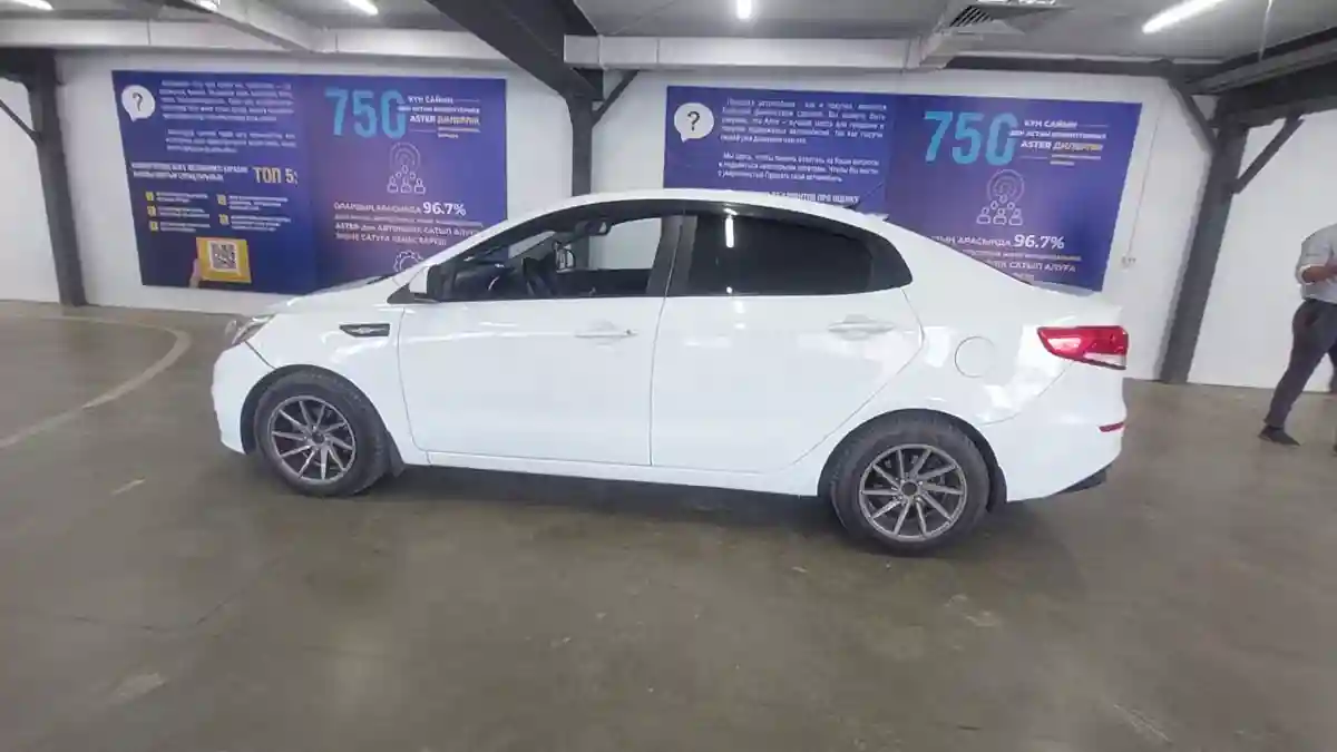 Kia Rio 2015 года за 4 400 000 тг. в Астана