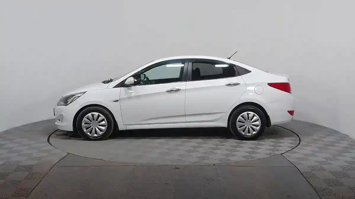 Hyundai Solaris 2014 года за 3 890 000 тг. в Астана