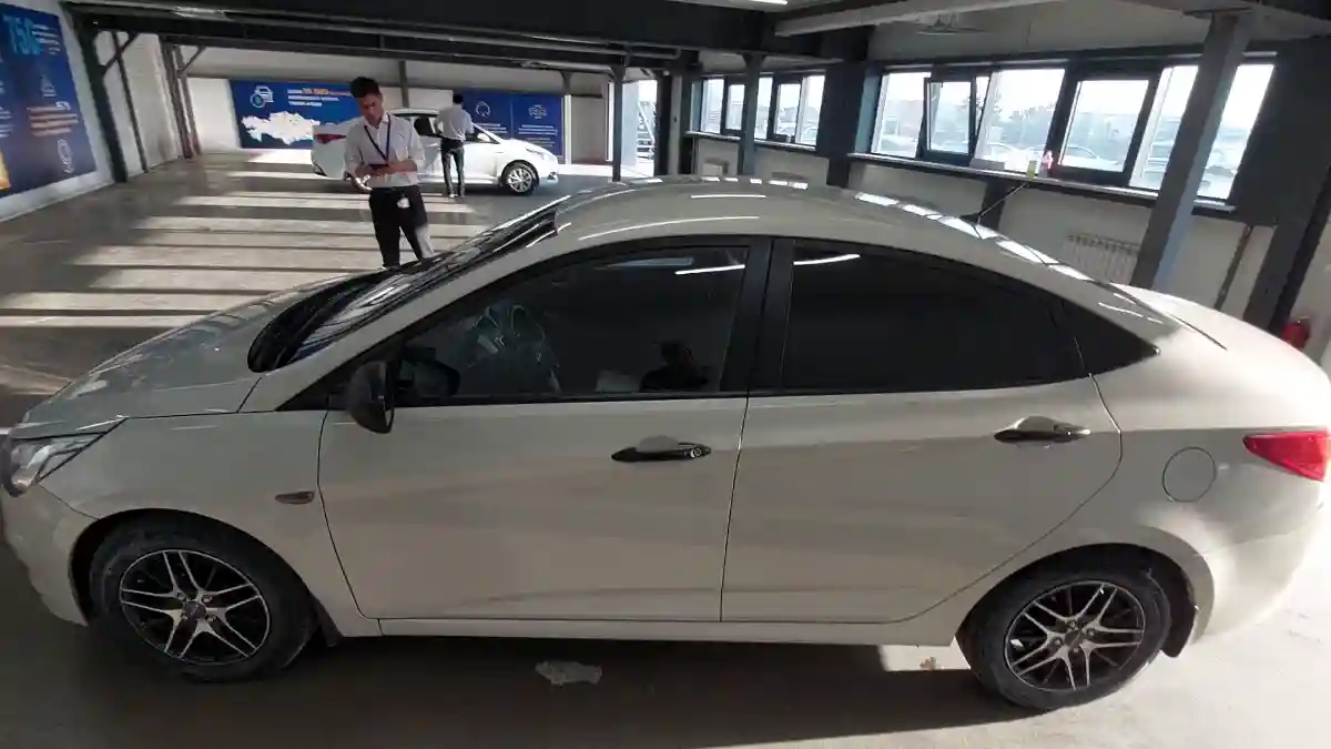 Hyundai Solaris 2015 года за 5 000 000 тг. в Астана