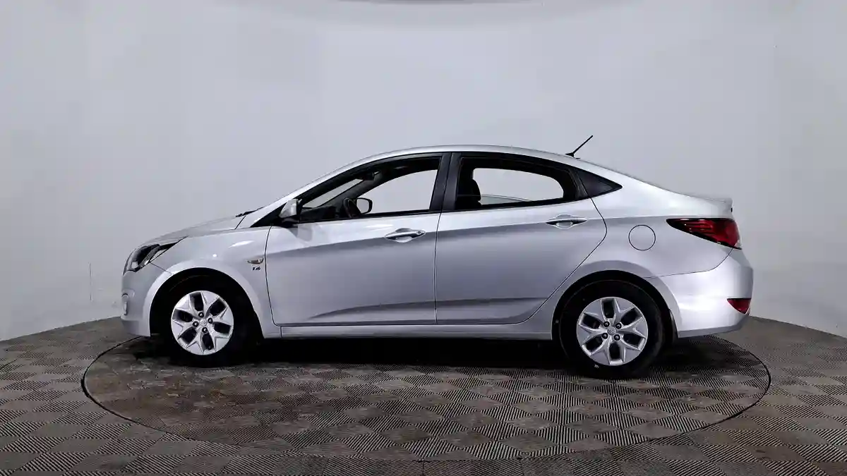 Hyundai Solaris 2015 года за 5 990 000 тг. в Астана