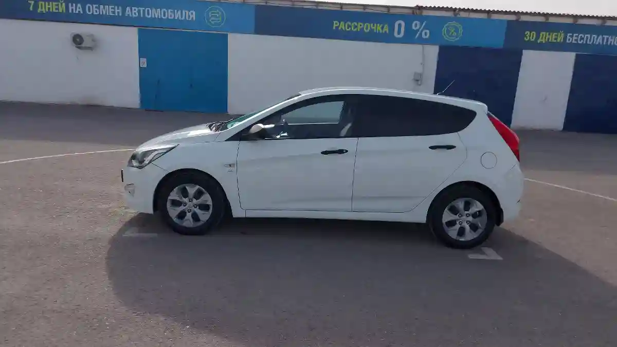 Hyundai Solaris 2014 года за 5 450 000 тг. в Актау