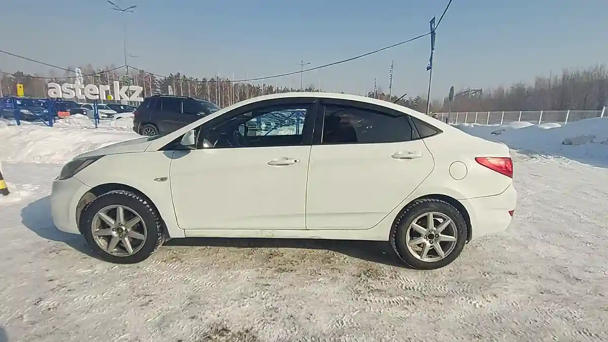 Hyundai Accent 2013 года за 3 000 000 тг. в Усть-Каменогорск