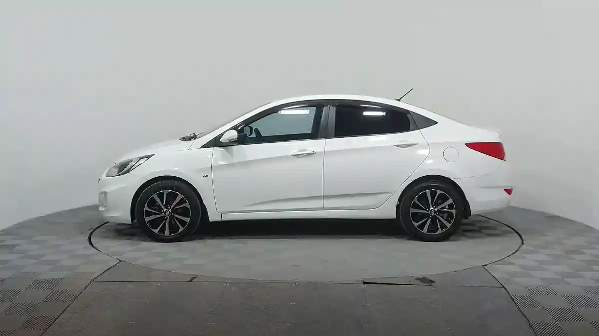 Hyundai Solaris 2012 года за 5 790 000 тг. в Астана