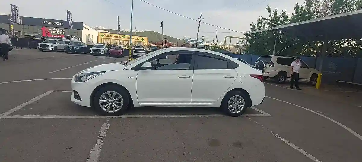 Hyundai Accent 2017 года за 6 500 000 тг. в Алматы