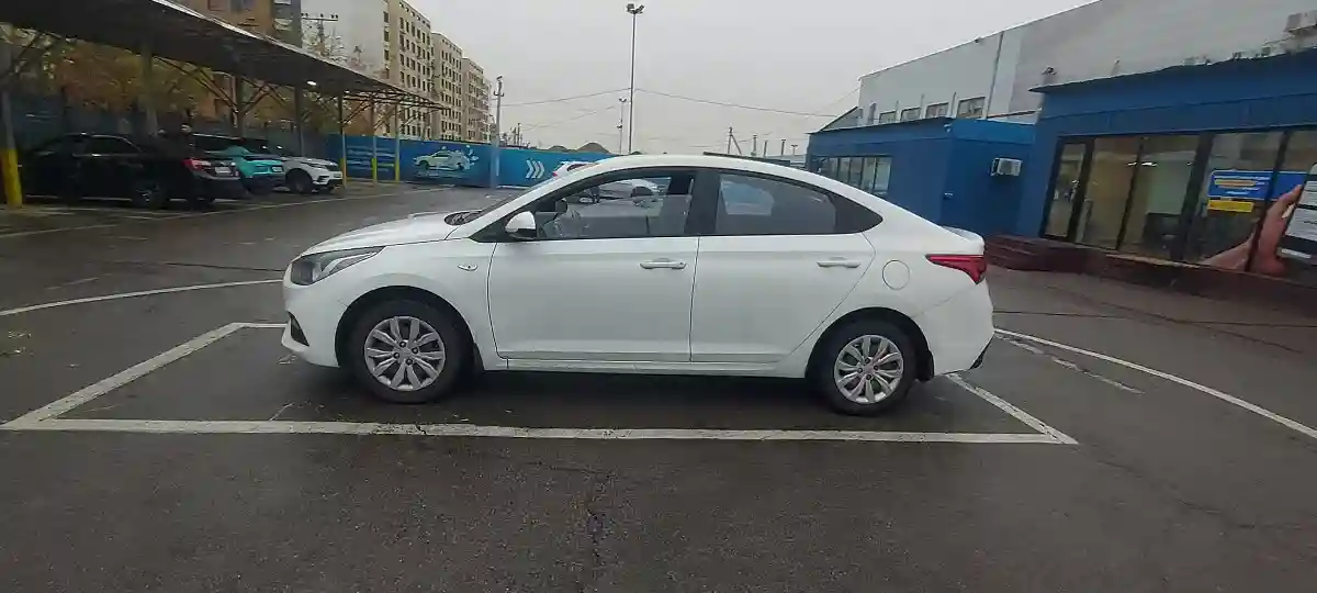 Hyundai Accent 2018 года за 5 500 000 тг. в Алматы
