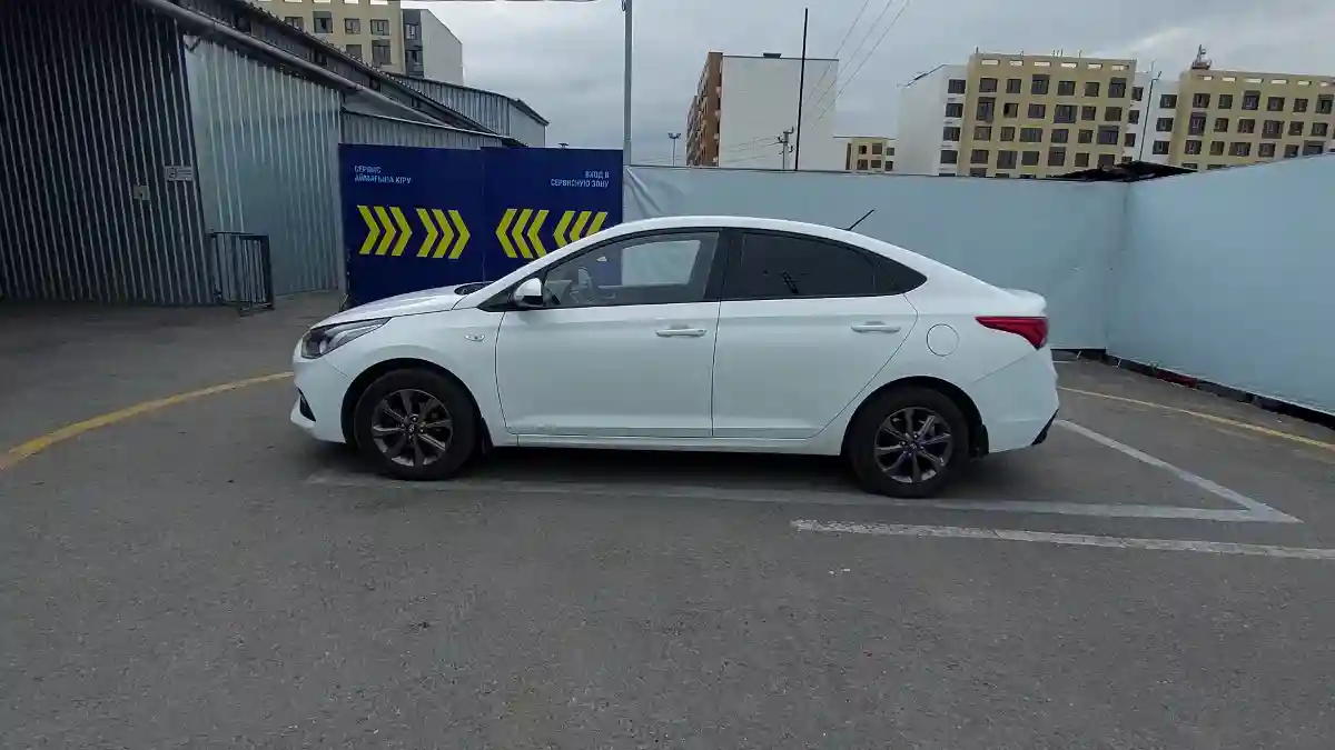 Hyundai Accent 2017 года за 7 000 000 тг. в Алматы