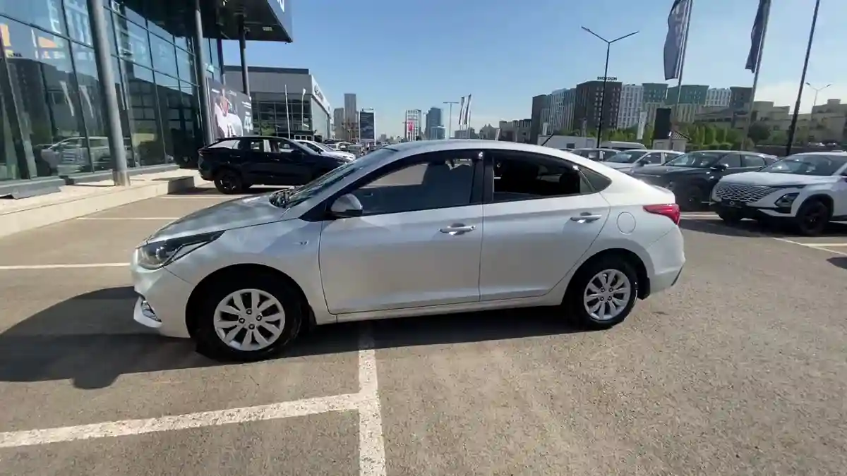 Hyundai Accent 2019 года за 7 190 000 тг. в Астана