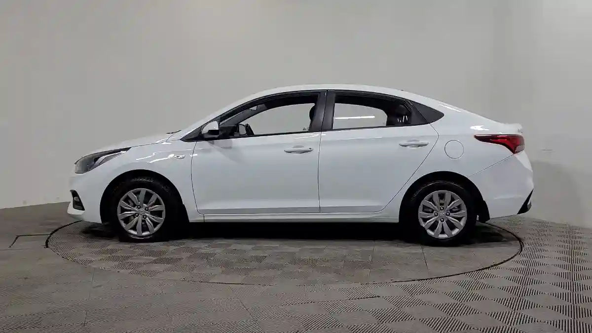 Hyundai Accent 2018 года за 6 790 000 тг. в Алматы